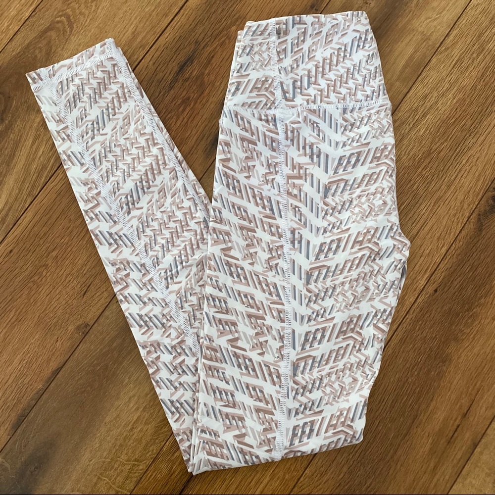 Victoria’s Secret Knockout Leggings Size xs